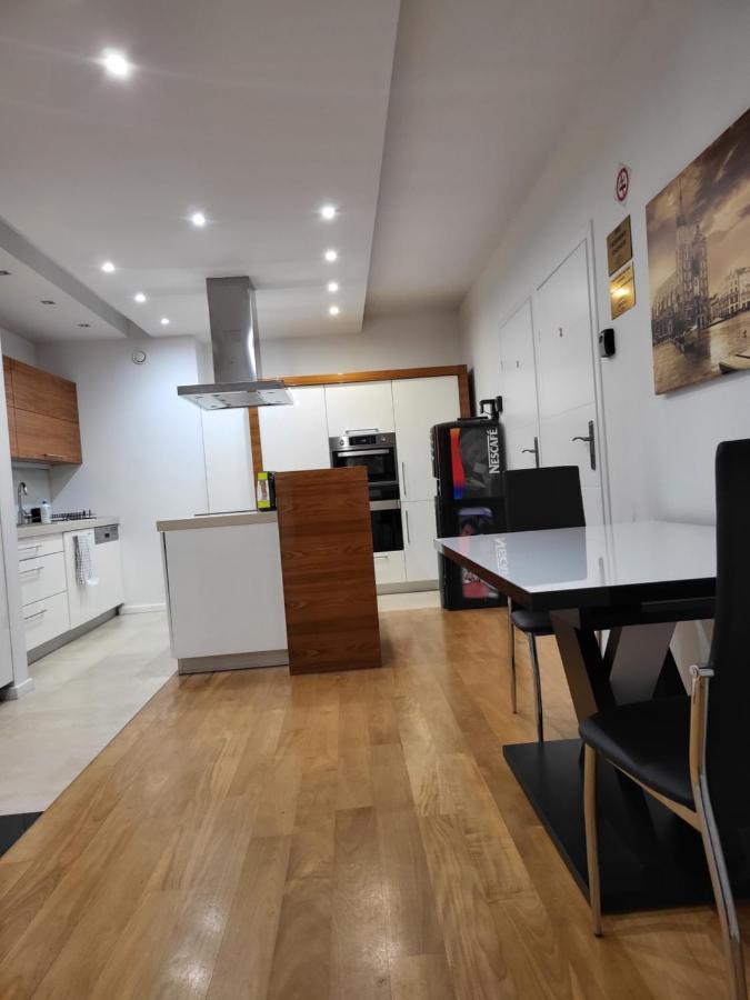 Amber Apartament 127 Krakau Buitenkant foto